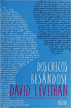 *DOS CHICOS BESANDOSE